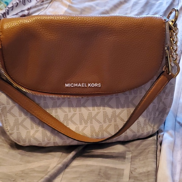 Michael kors handbag - Picture 2 of 14